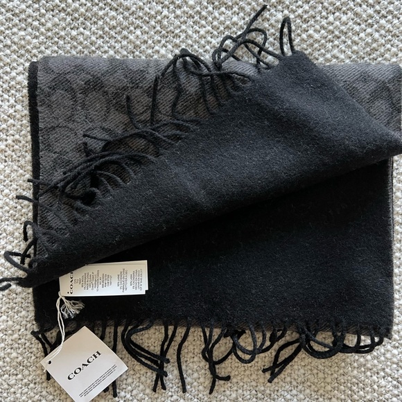 Coach Signature Black Scarf - Picture 2 of 2